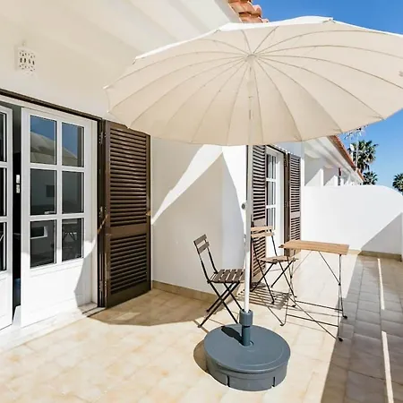 Villa Beachfront With Private Pool In Manta Rota *