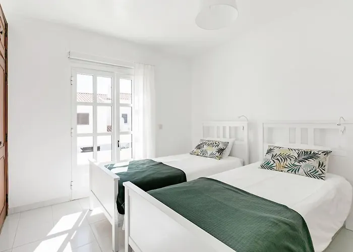 Beachfront With Private Pool In Manta Rota Vila