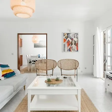Villa Beachfront With Private Pool In Manta Rota *