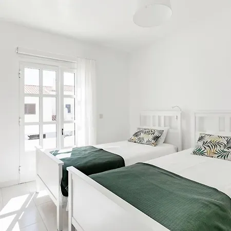 Beachfront With Private Pool In Manta Rota Villa